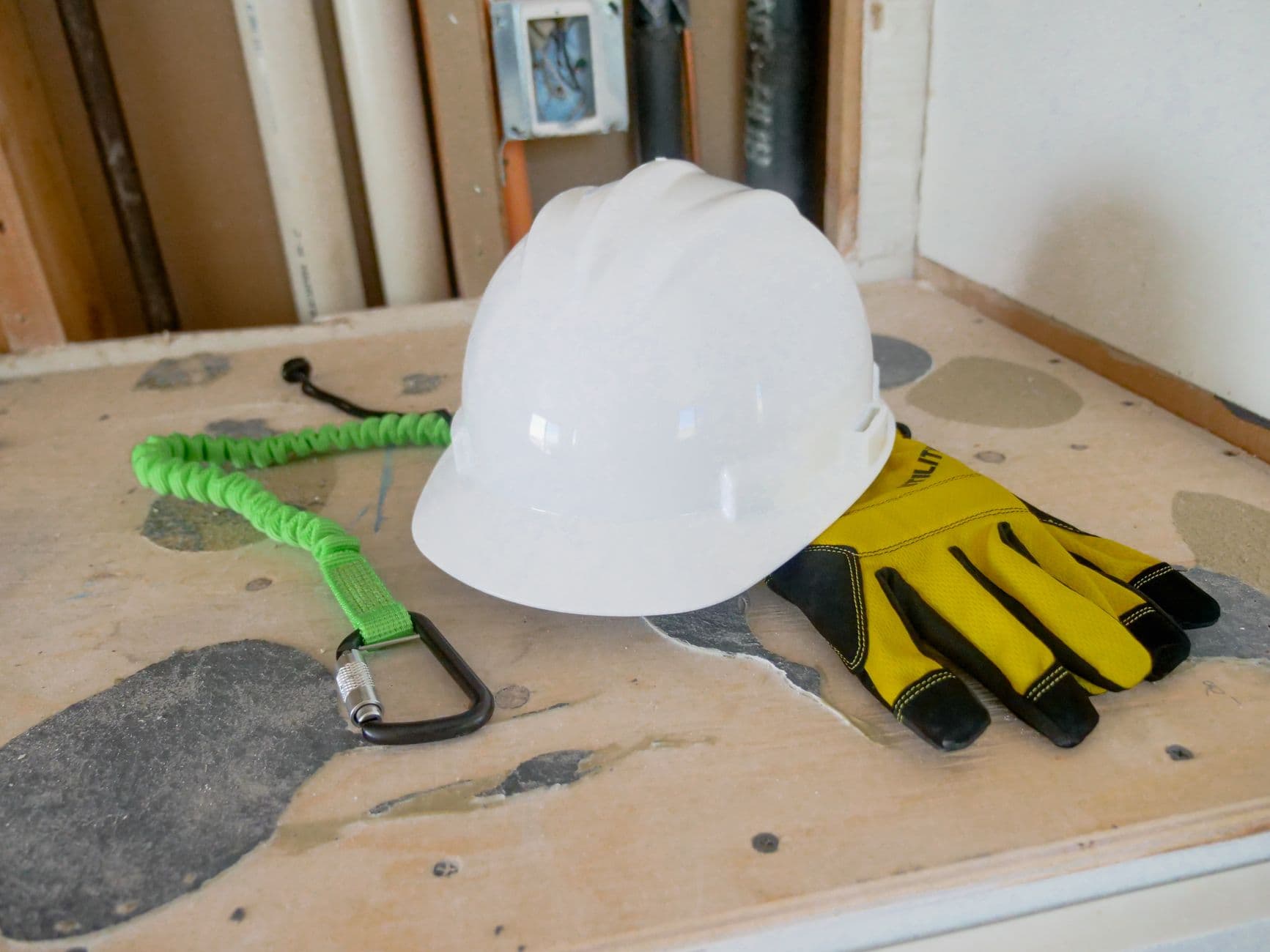 Training Hand Tool Utilization