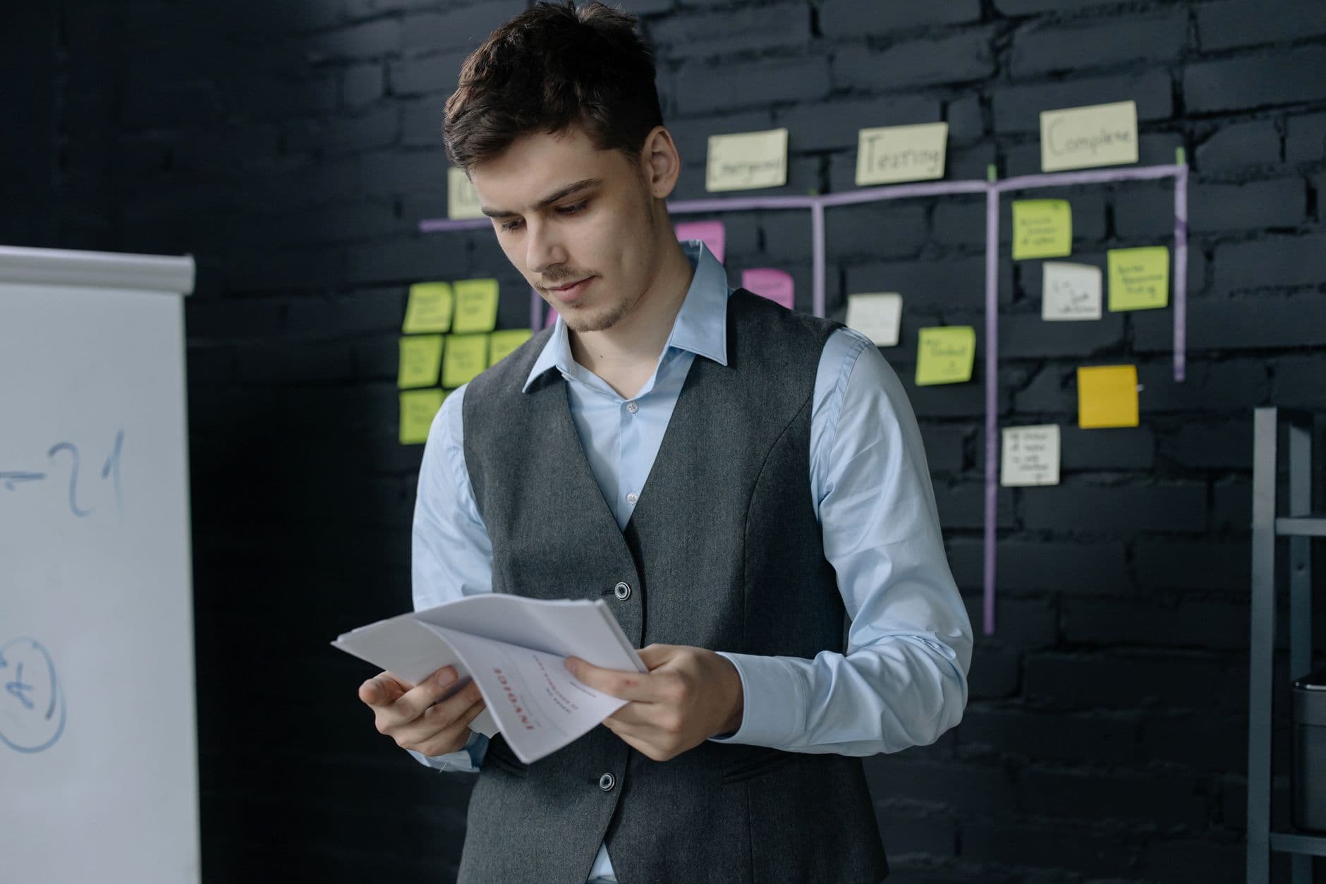 Training Professional Document Delivery and Handover Management